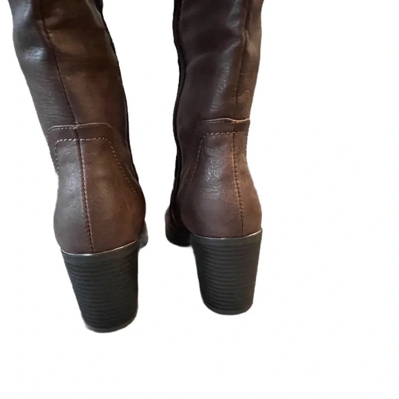 BNIB Easy Street Boots, Size 7.5W, Brown - Picture 5 of 8